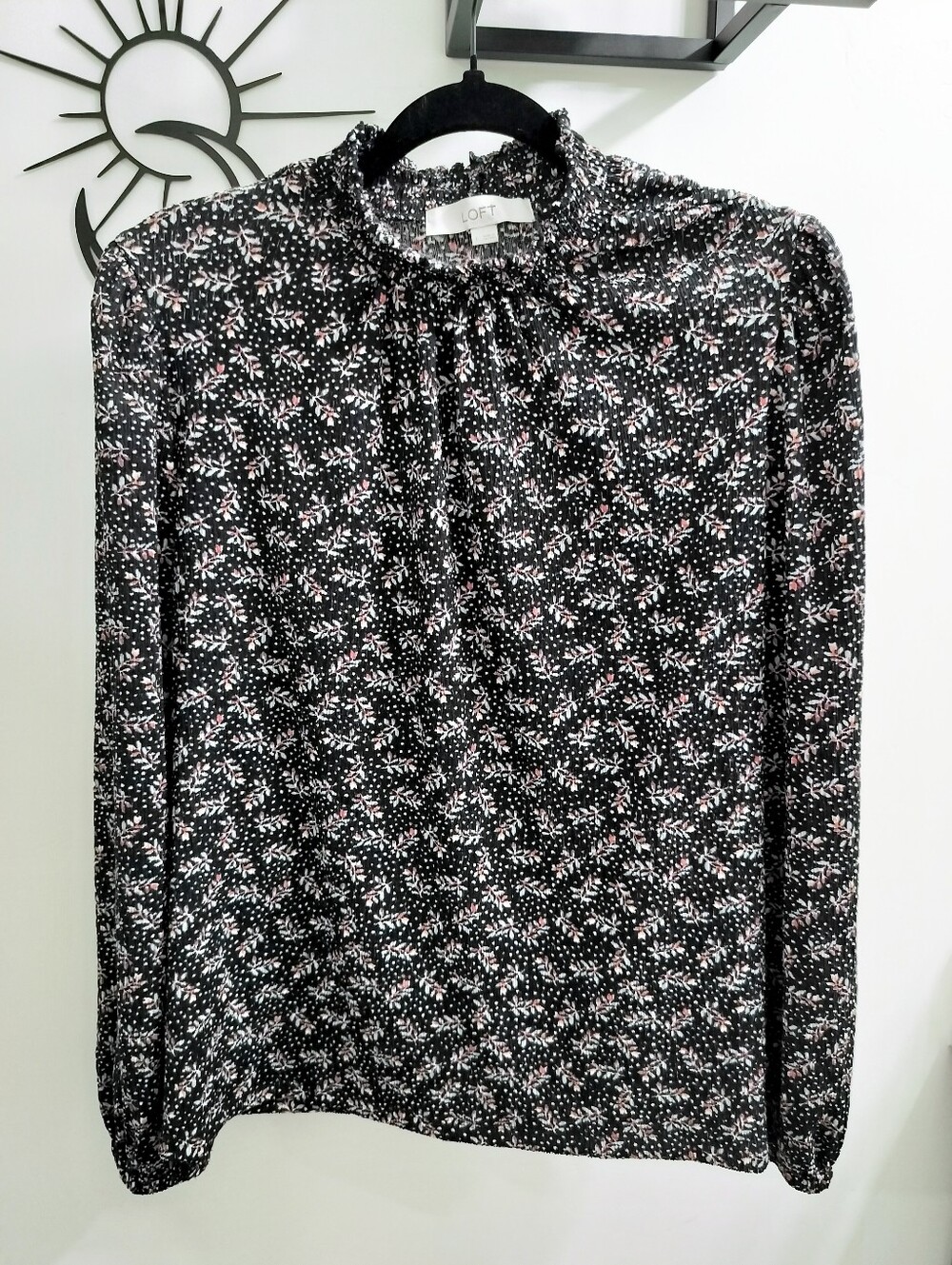 LOFT Women's L Vine Smocked Mock Neck Floral Blouse Black Coral White Like New